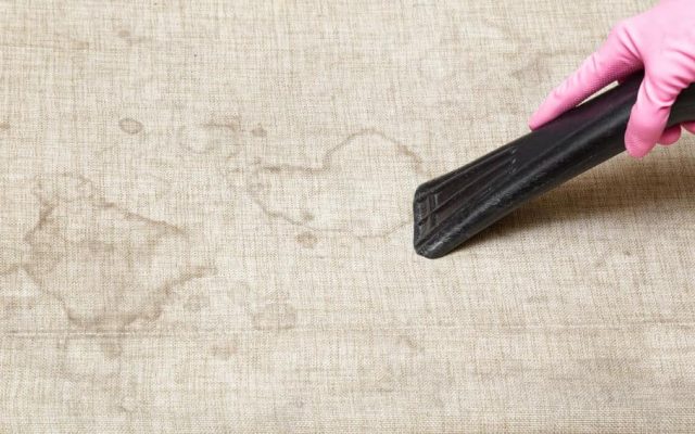 Chia sẻ cách vệ sinh ghế sofa nỉ tại nhà NHANH-SẠCH-ĐƠN GIẢN Cách vệ sinh ghế sofa nỉ tại nhà - Nội thất gỗ óc chó Anh Vũ